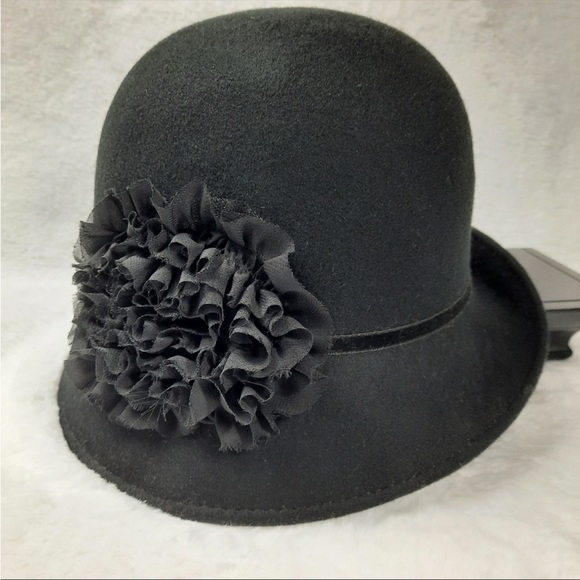 NWOT August Hats Cliche Hat with Decoration. Black - Picture 5 of 7